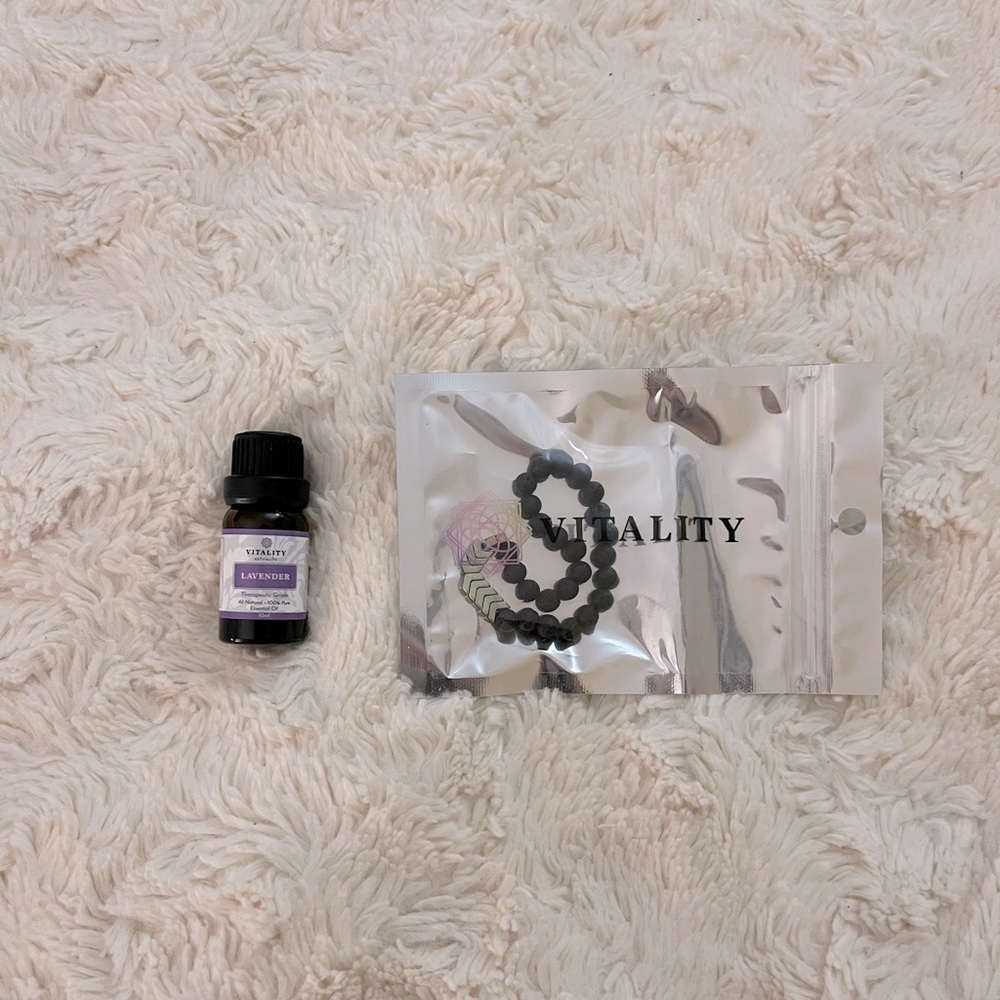 NEW Vitality Extract Bracelet and 10 ml Lavender